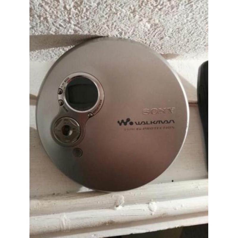 SONY DJE 750 discman met Gprotection zilverincladaptor