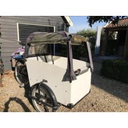 Witte Baboe bakfiets met nieuwe kap