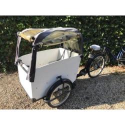 Witte Baboe bakfiets met nieuwe kap
