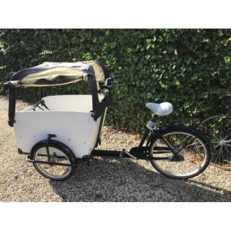 Witte Baboe bakfiets met nieuwe kap