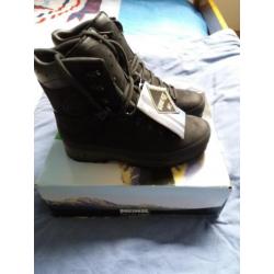 Hagelnieuwe Meindl M1 berg wandelschoenen maat 270B=43 breed