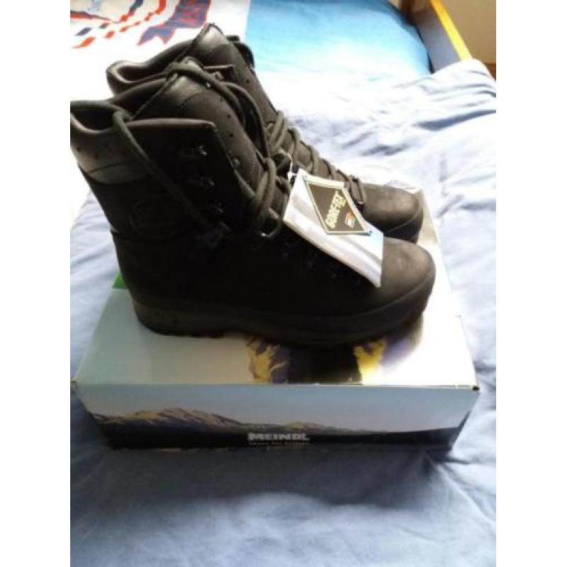 Hagelnieuwe Meindl M1 berg wandelschoenen maat 270B=43 breed